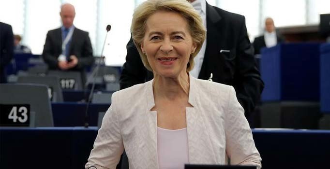 AB Komisyonu yeni başkanı Ursula von der Leyen oldu