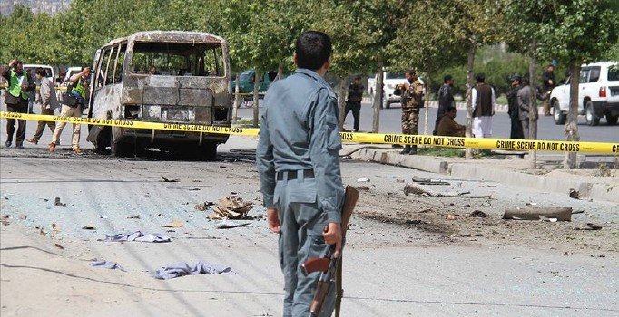 Afganistan'da yol kenarındaki bomba patladı: En 32 ölü!