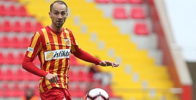 Kayserispor, Şamil Çinaz ile sözleşme yeniledi