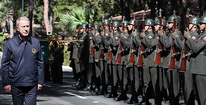 Bakan Akar'dan Maraş'ta Kıbrıs mesajı: Tehdit etmiyoruz, objektif bakın