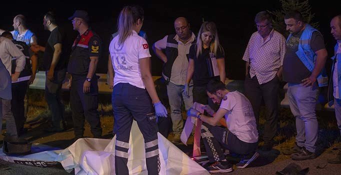 Lastik değiştiren Keçiören Belediyesi çalışanlarına TIR çarptı: 2 işçi öldü