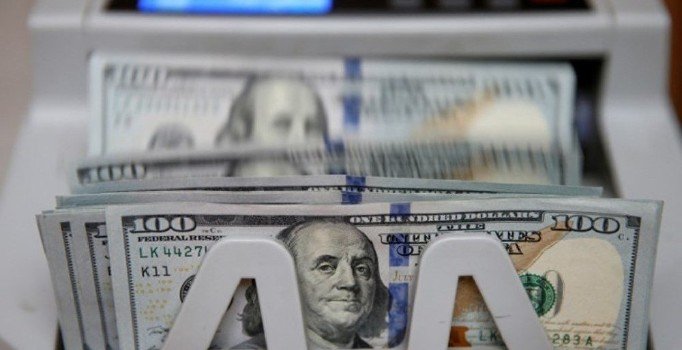 Fed'in faiz indirimi sonrası dolar güne 5,57 seviyesinde başladı