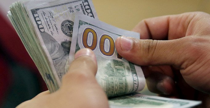 Dolar/TL kuru 5,50'nin altını gördü