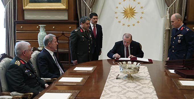 YAŞ kararları açıklandı: 14 general ve amiral üst rütbeye yükseltildi