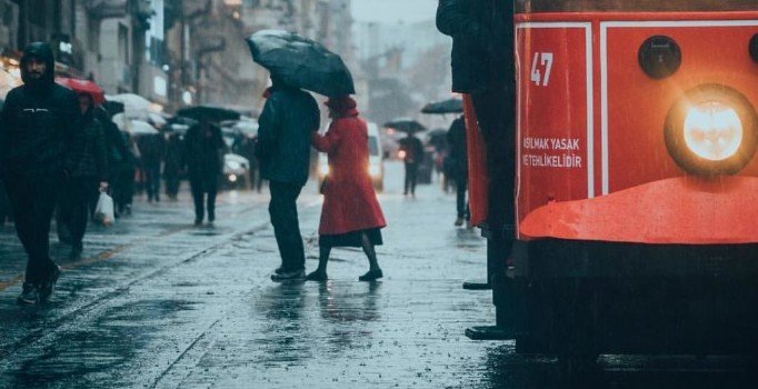 Meteorolojiden İstanbul'a sağanak uyarısı: Öğleden sonra geliyor