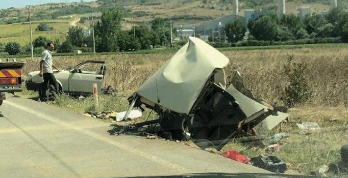 Mucize kurtuluş! İkiye ayrılan otomobilden sağ çıktı