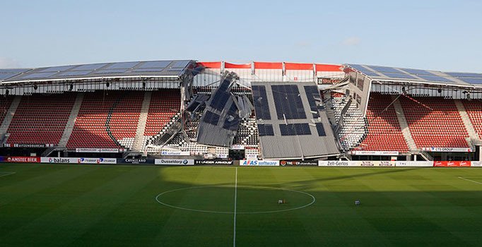 AZ Alkmaar'ın stadının çatısı çöktü