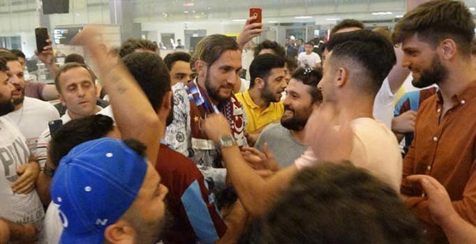 Yusuf Yazıcı, Trabzon'dan gözyaşlarıyla uğurlandı