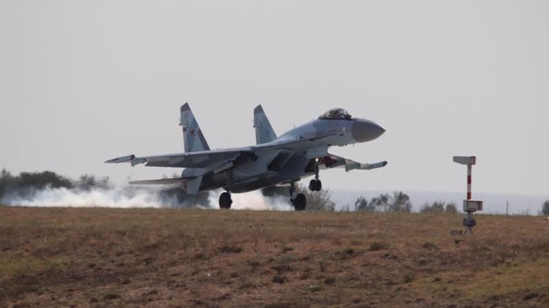 Rus savaş uçağı SU-35 İstanbul semalarında