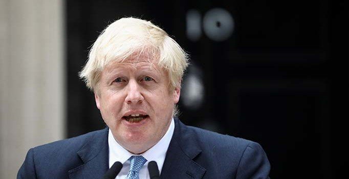 Boris Johnson 21 muhalif milletvekilini meclis grubundan ihraç etti