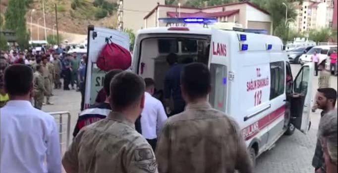 Bitlis'te minibüs şarampole devrildi: 10 ölü, 5 yaralı