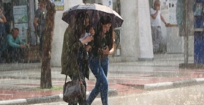 Meteoroloji'den İstanbul için yağış uyarısı