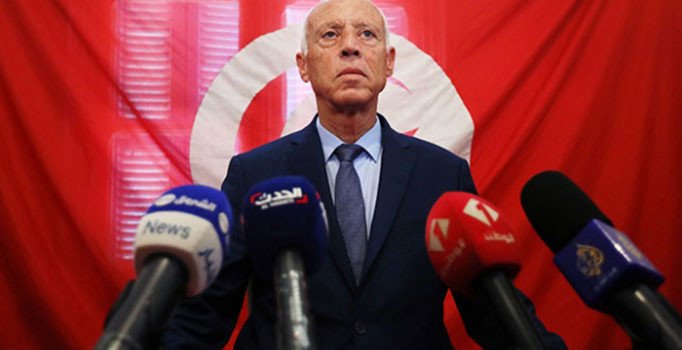 Tunus'un yeni cumhurbaşkanı Kays Said oldu