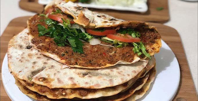 Esenyurt'ta 3,5, Fatih'te 10 lira... Lahmacunda fiyat farkı neden kaynaklanıyor?