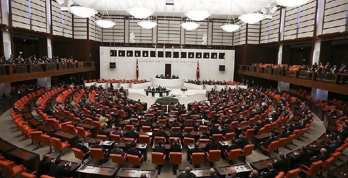 Meclis'te 'nöbetçi bakan' mesaisi başlıyor: Milletvekilleri ile bir araya gelecekler