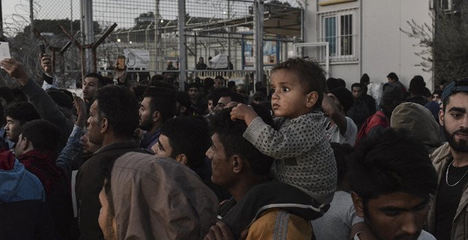 BM'den Yunanistan'a aşırı kalabalık mülteci kampları için çağrı