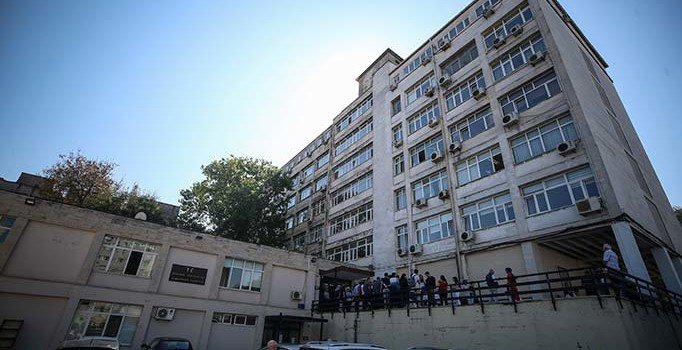 İÜ Diş Hekimliği Fakültesi binasına girişler yasaklandı